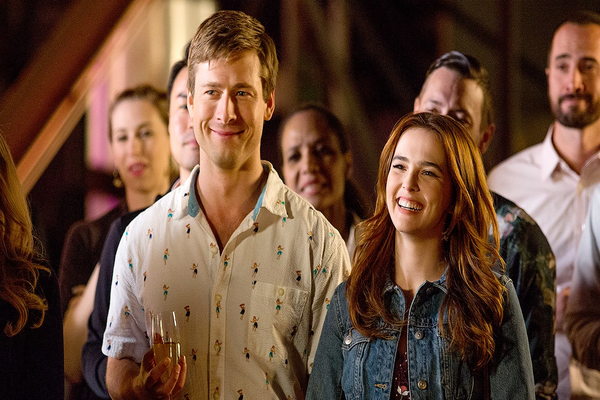 Zoey Deutch and Glen Powell in Set It Up