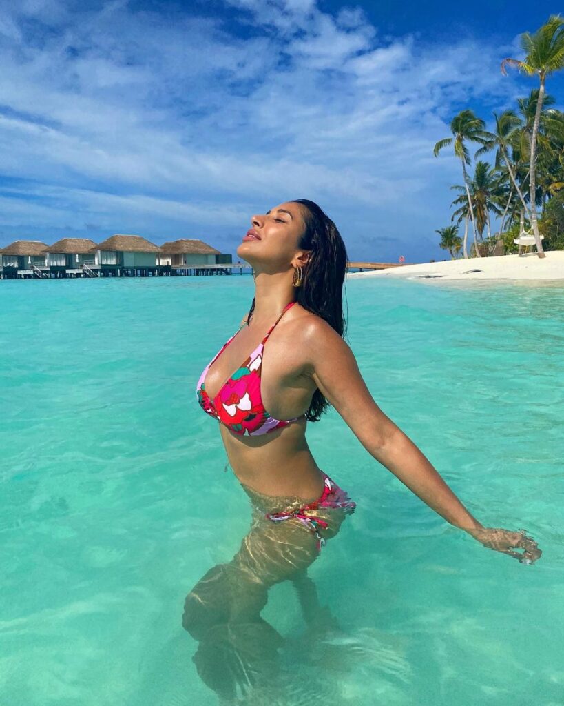 Sophie Choudry Maldives Bollywood