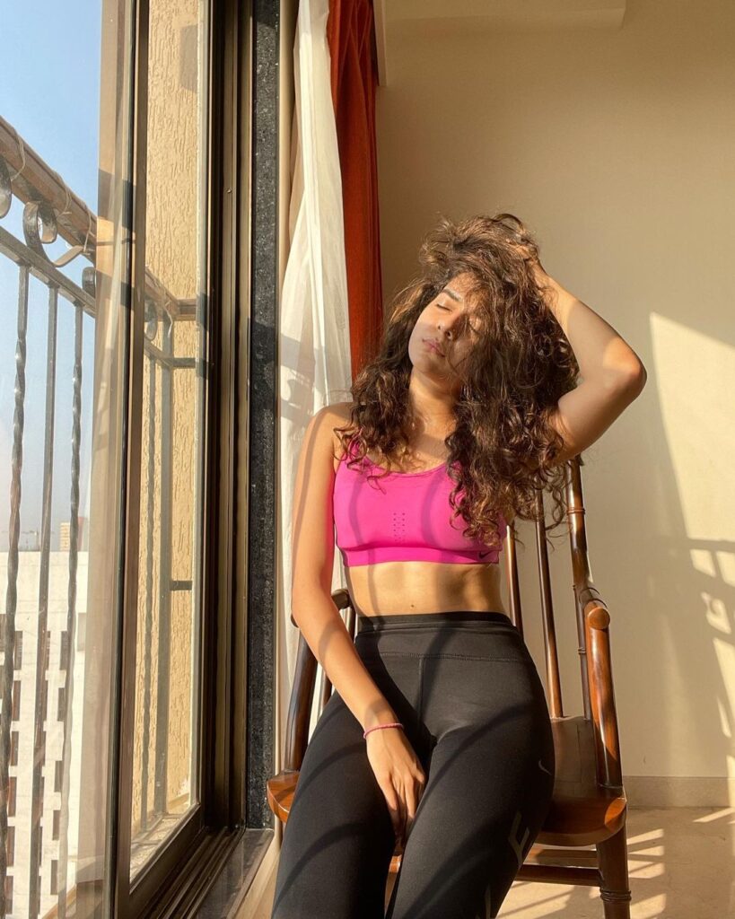 Mithila Palkar Hot Midriff