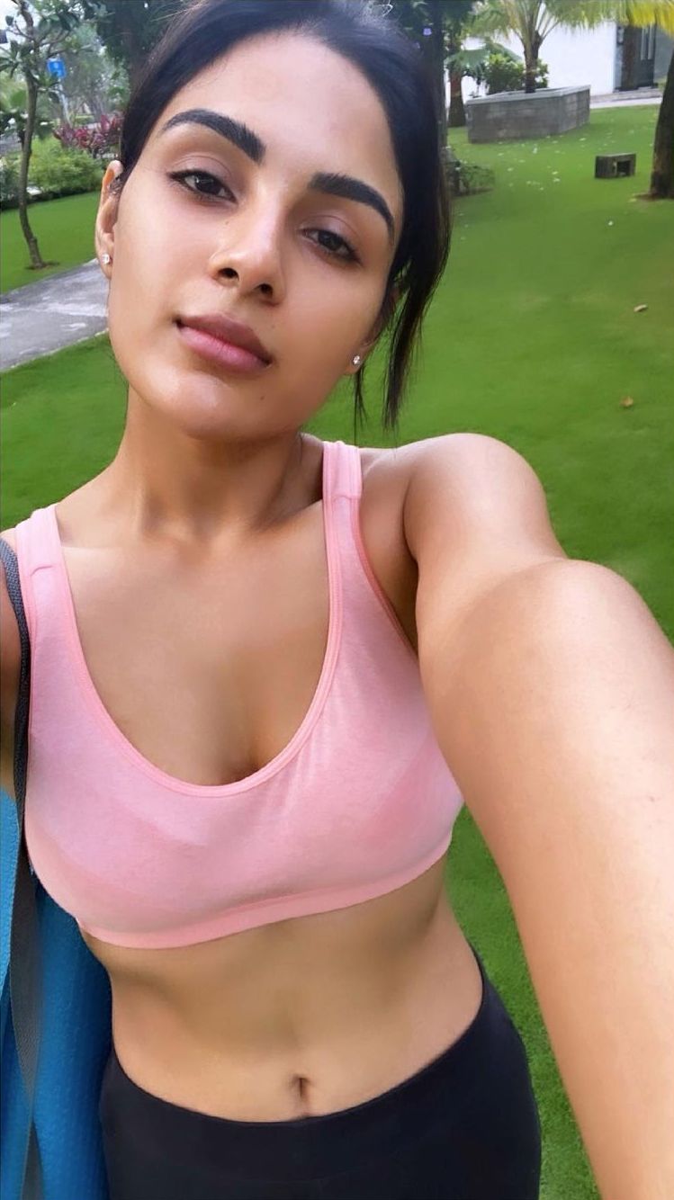 Samyuktha Menon Hot Workout