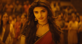 17 Sreeleela Hot Stills in Kurchi Madathapetti Song from Guntur Kaaram!