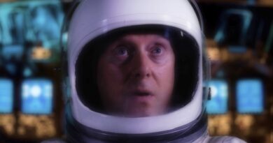 Alien Love Review: A Low-Stakes, Goofy Good Time! Alien Love 2024 Review